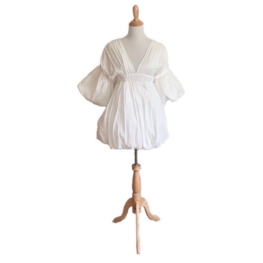 NWT Pretty Little Thing White Puff Sleeve Puffball Hem Shift Dress Deep V Neck
